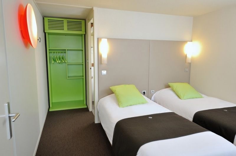 B&B HOTEL Lorient Lanester Exterior foto