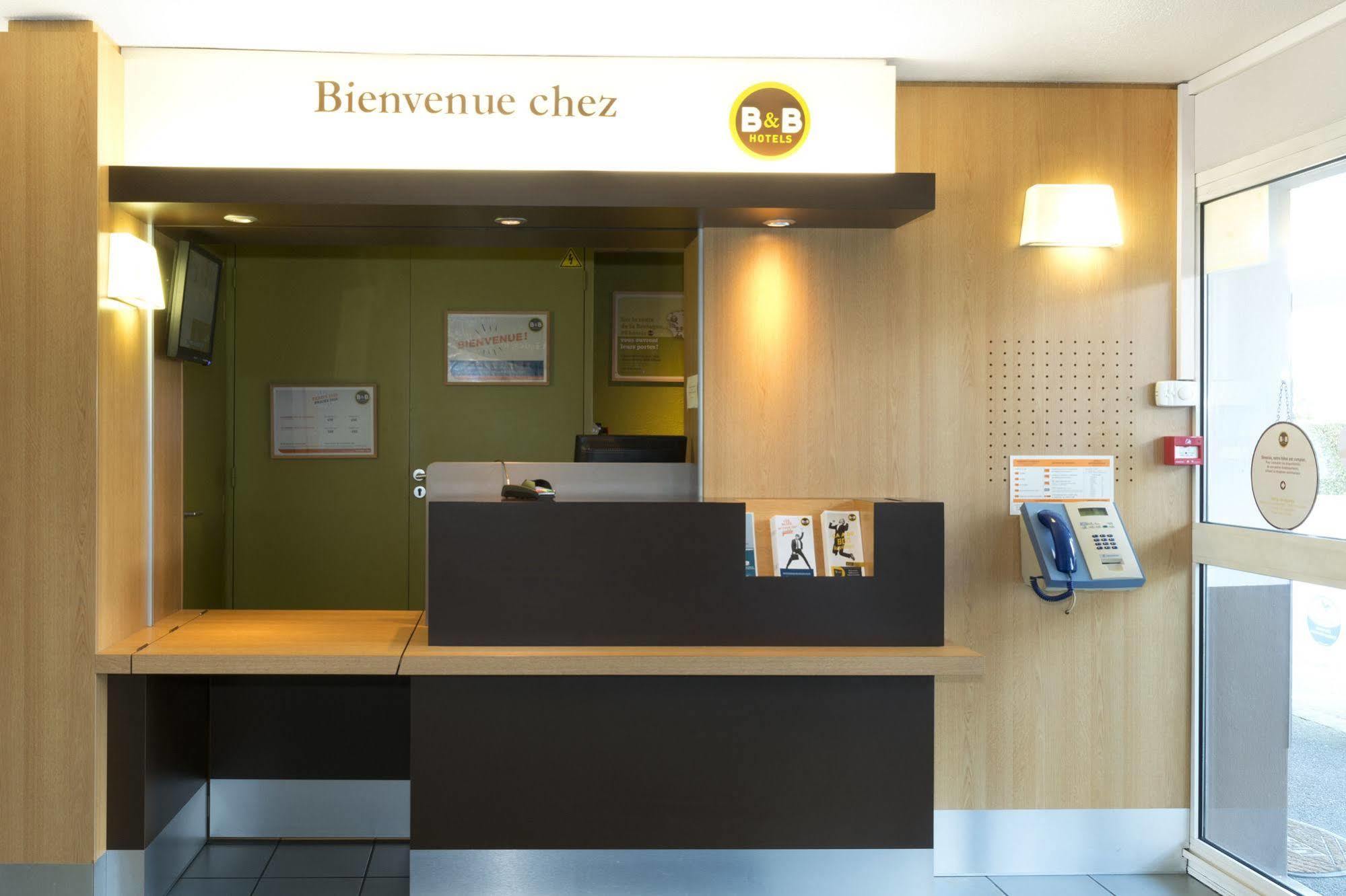 B&B HOTEL Lorient Lanester Exterior foto